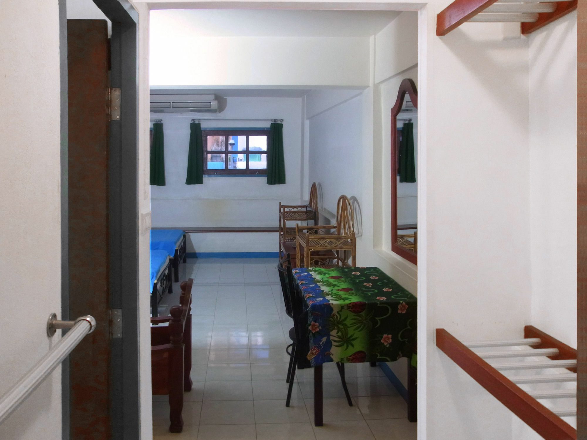 Niku Guesthouse Patong Exterior foto